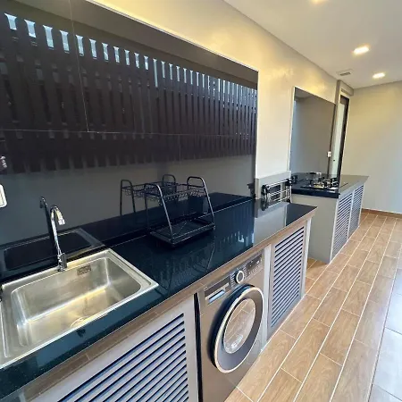 Super Luxury 3 Bedroom Private Pool With Jacuzzi, Near 711, 10 Minutes To Walking Street And - Mt8