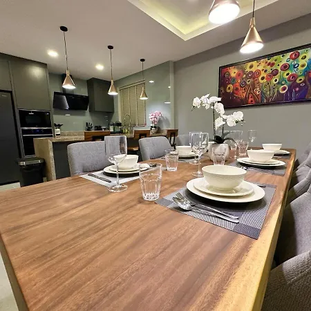 Super Luxury 3 Bedroom Private Pool With Jacuzzi, Near 711, 10 Minutes To Walking Street And - Mt8 *
