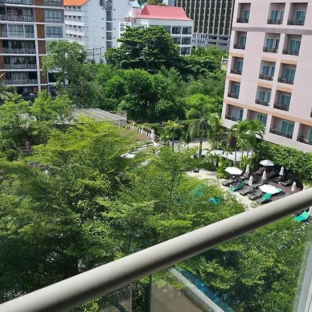 Centara Avenue Poolview 7th Floor Wifi Apartment *