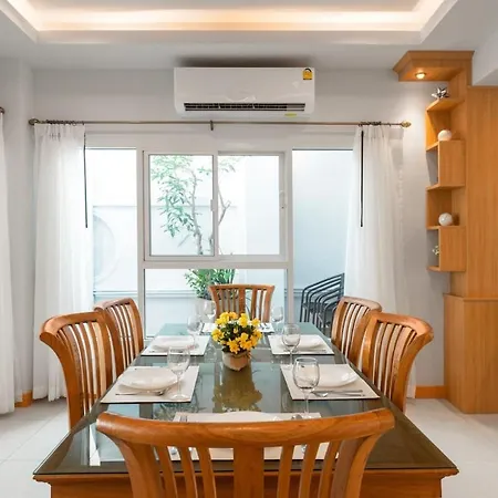Center Pool 6br 14 Persons Sauna Pool Table Karaoke Bbq Pattaya