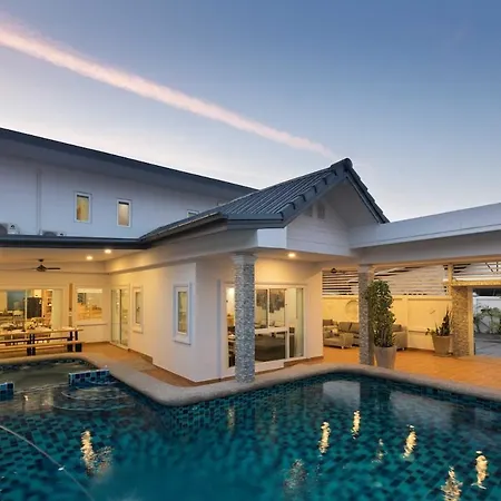 Villa Center Pool 6br 14 Persons Sauna Pool Table Karaoke Bbq