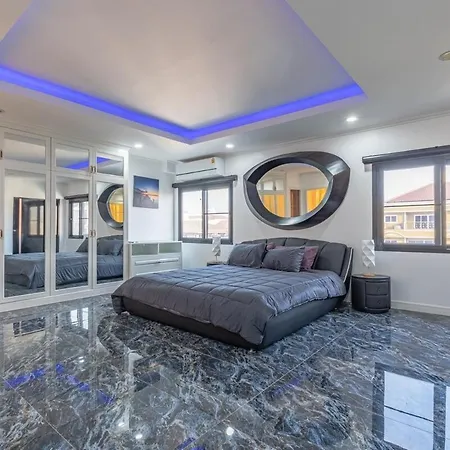 Apartment Pratumnak Penthouse X Monthstayz Thailand Pattaya