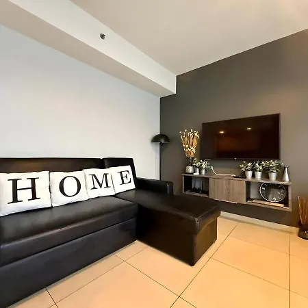 Spacious 2 Bedroom Corner Unit Near Walking Street Apartment *