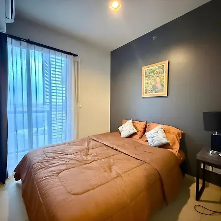 Spacious 2 Bedroom Corner Unit Near Walking Street