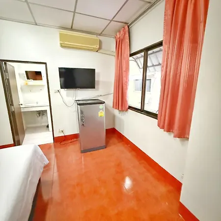 Malee & Restaurant Apartment Pattaya