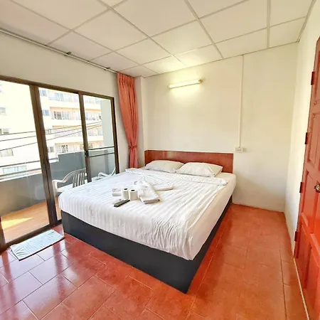Malee & Restaurant Apartment Pattaya