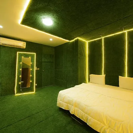 Apartment Bigg Boss House Near Walking St Pattaya