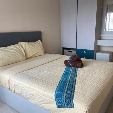 Apartment Centric Sea Pap Cafe Pattaya