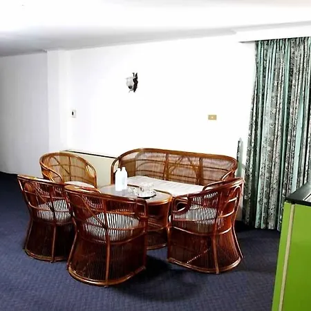 Queen Hotel Pattaya