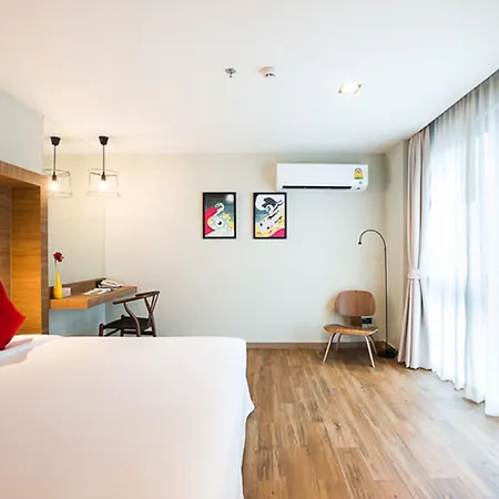 Sunshine Hip Hotel