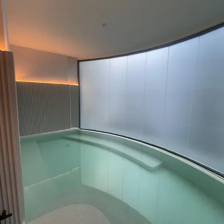 อพาร์ทเม้น Luxurious At Pattaya