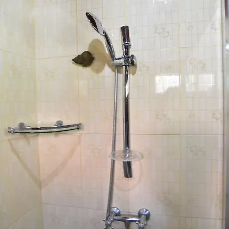 Hotel At 3*
