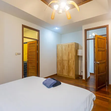 4 Bed Songthai - 5 Holiday home *