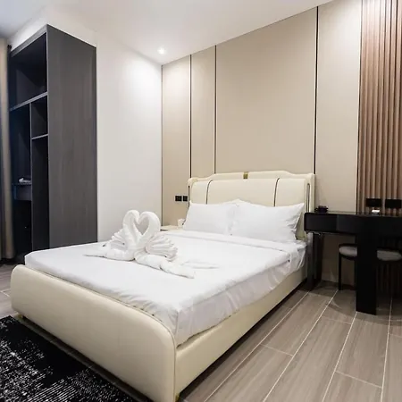 5 Bed Arcadia - 6 Villa Pattaya