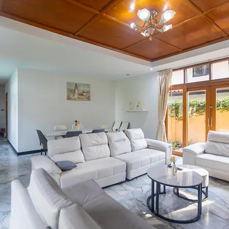 4 Bed Songthai - 5 Holiday home Pattaya