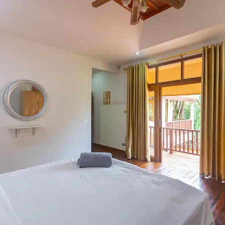 4 Bed Songthai - 5 Pattaya
