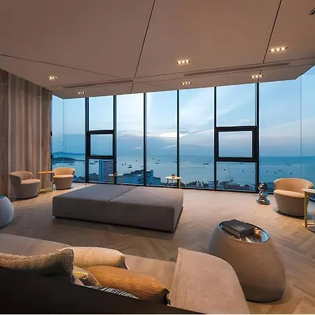 Sea View 29f & Rooftop Pool Apartment Pattaya