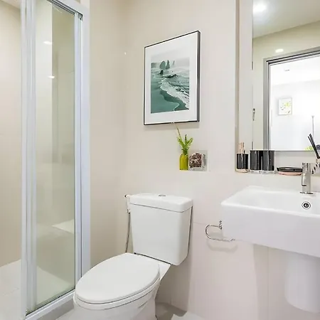 Sea View 29f & Rooftop Pool Apartment