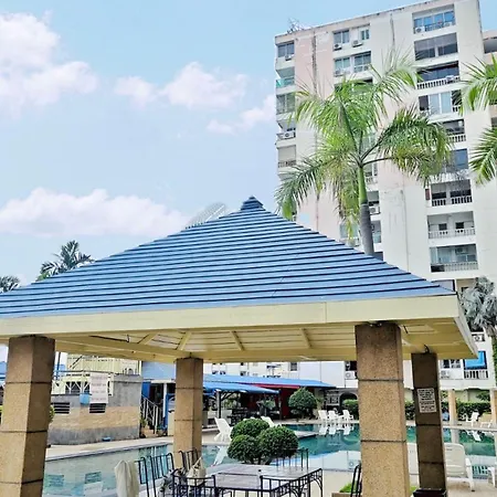 Apartment 5分钟到海边 市中心 全新房 全新泳池 自助锁 网络电视 阳台 私人洗衣机 可两房联订 *