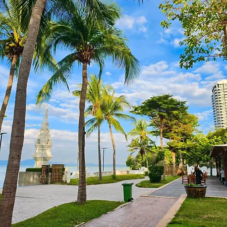Resort The Heritage Beachfront 4*