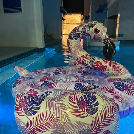 Monalisa Pararise Pool *