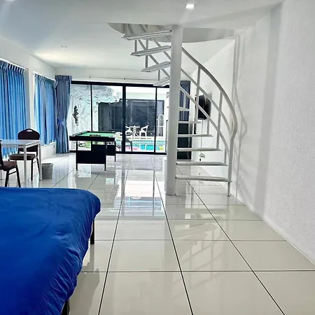 Homestay Monalisa Pararise Pool