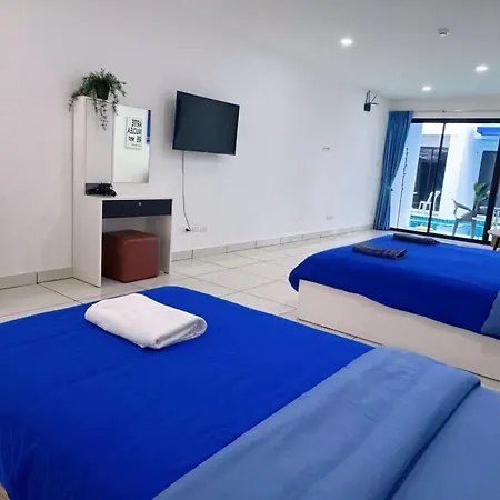 Monalisa Pararise Pool Homestay *