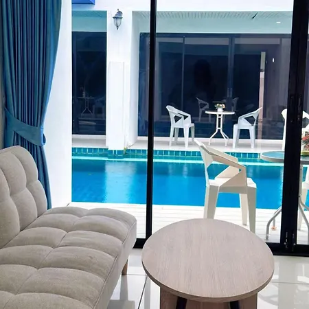 Monalisa Pararise Pool Homestay *