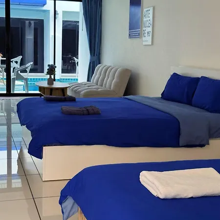 Monalisa Pararise Pool Pattaya