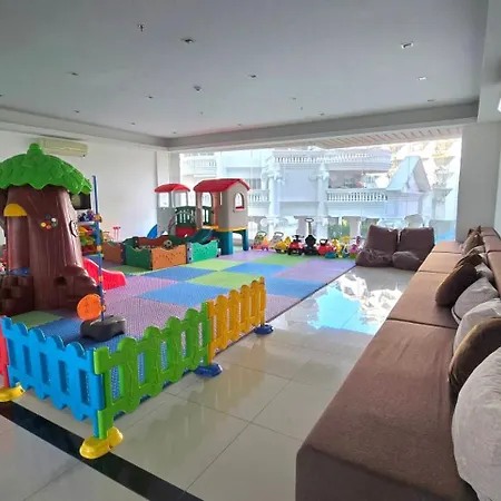 Sea View At Wong Amat Tower 3505 Apartment Pattaya