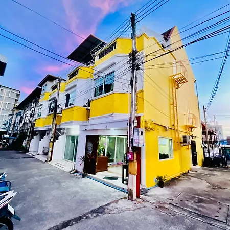 Farang House 3*
