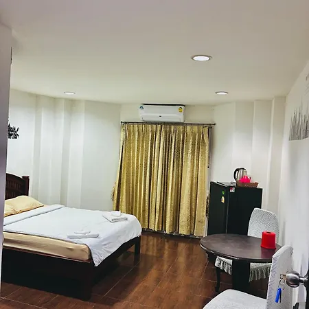 Farang House 3*