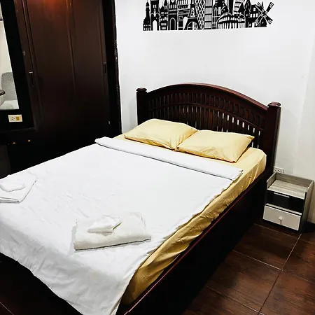 Farang House 3*