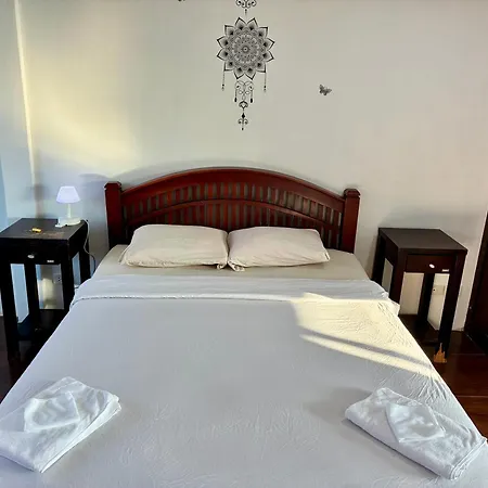 Farang House Aparthotel