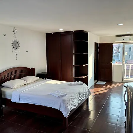 Aparthotel Farang House 3*