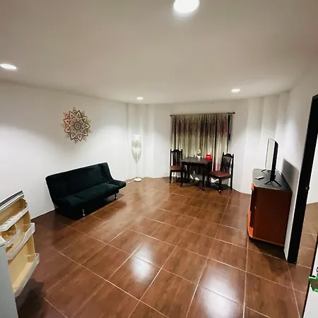 Farang House 3*