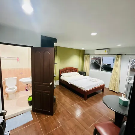 Farang House Aparthotel