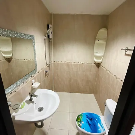 Farang House Aparthotel