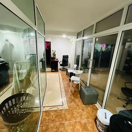 Farang House Aparthotel 3*