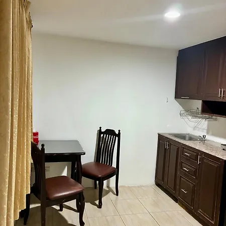 Farang House Aparthotel