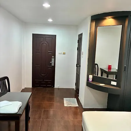 Farang House Aparthotel Pattaya