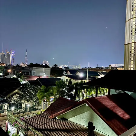 Farang House Aparthotel