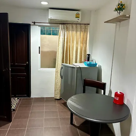 Farang House Aparthotel