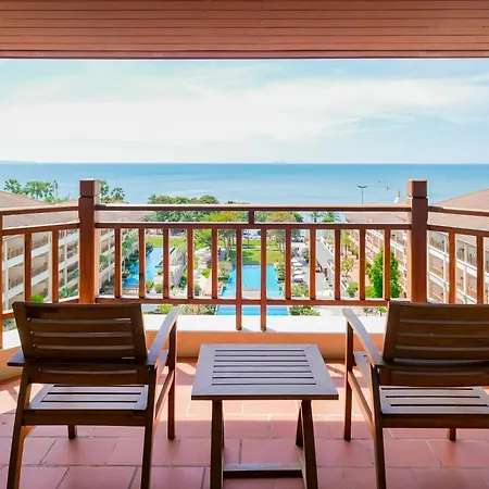 Resort The Heritage Beachfront 4*