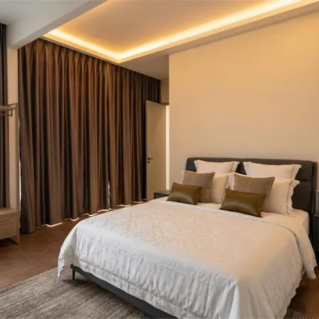 Villa Amarin - Huge 7 Bedroom Private Pool House In Next To Walking Street