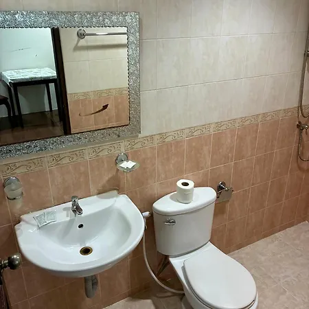 Aparthotel Farang House 3*