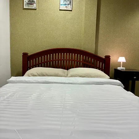 Farang House Aparthotel 3*