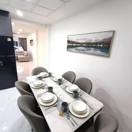 Corrib Village Phratamnak Prime Location 4bdr Villa,pool