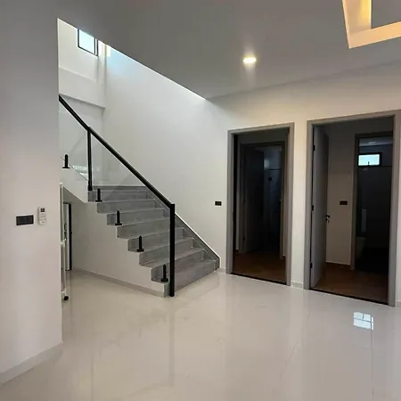 Amarin - Huge 7 Bedroom Private Pool House In Next To Walking Street Villa Pattaya