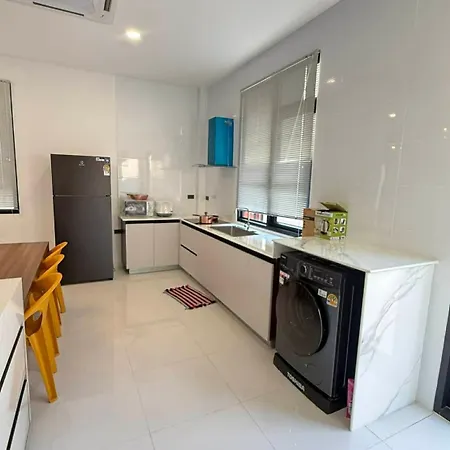 Amarin - Huge 7 Bedroom Private Pool House In Next To Walking Street Villa Pattaya